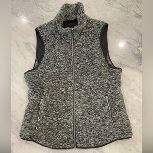 Abercrombie & Fitch women’s lightweight vest